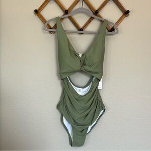 NWT Tummy Control Charmo Swimsuit size Large